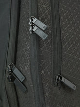 Load image into Gallery viewer, Wilson Super Tour Clash v3 6-Pack Racquet Bag - 2025 NEW ARRIVAL
