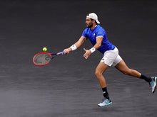 Load image into Gallery viewer, Head Extreme MP (300g) LAVER CUP® tennis racket 2021 - NEW ARRIVAL